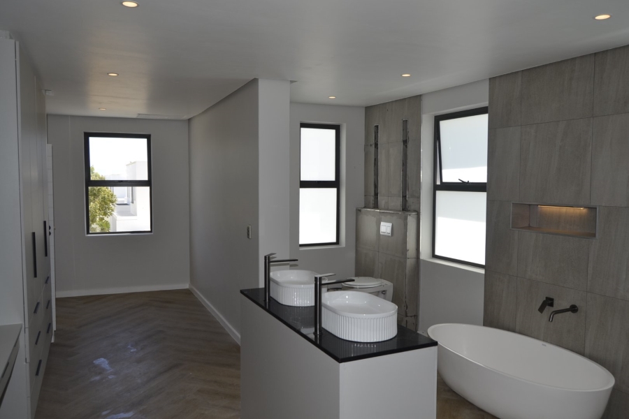 3 Bedroom Property for Sale in Croydon Gardens Estate Western Cape